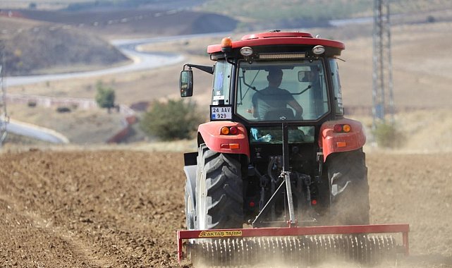 Erzincan'da güzlük hububat ekimleri yapılıyor
