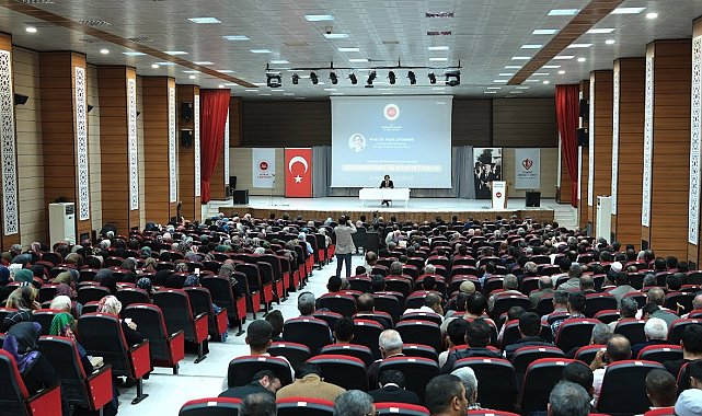 Erzincan'da "Peygamberimiz ve Şahsiyet İnşası" konulu konferans düzenlendi