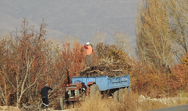 Geceleri soğuk havanın hâkim olduğu Erzincan'da kışa hazırlık hız kazandı