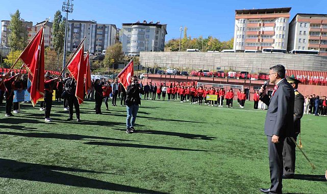 Hakkari&#039;de Cumhuriyet Bayramı coşkusu