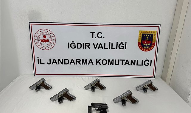Iğdır'daki kaçakçılık operasyonunda 6 tabanca ele geçirildi