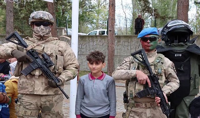 Jandarmadan öğrencilere teorik ve pratik bilgilendirme