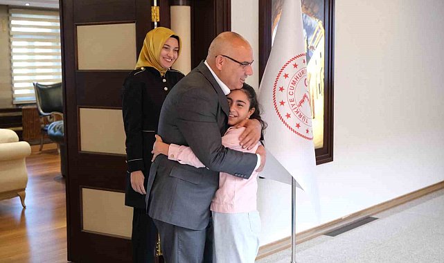 Kalp hastası Zeynep Ela'nın "Vali Olma" hayali gerçek oldu