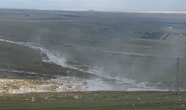 Kars şehir çöplüğü yanmaya devam ediyor