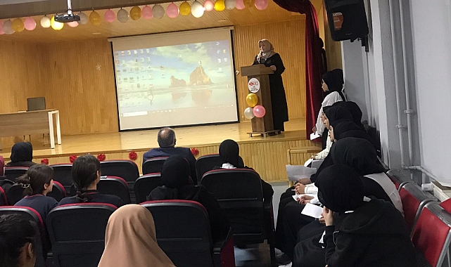 Kars’ta İmam Hatipliler Haftası konferansı düzenlendi