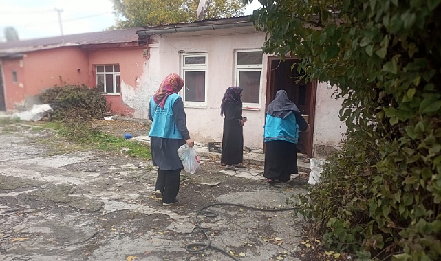 Kars'ta iyilik paketi aileleri mutlu ediyor
