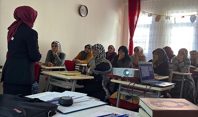 Kars’ta teknoloji bağımlılığı eğitimi verildi