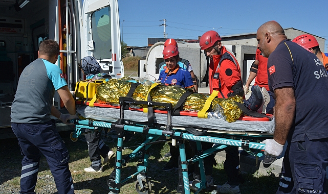 Kars UMKE ekibi, Iğdır'da enkazda arama kurtarma tatbikatı yaptı