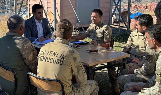 Kaymakam Çelik, Çeliktepe üs bölgesinde Mehmetçik ile bir araya geldi