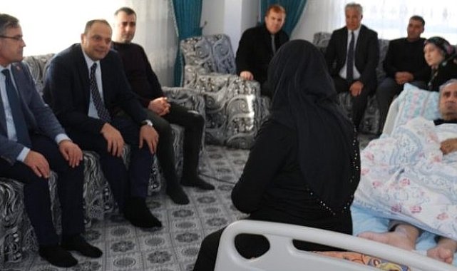 Kaymakam Demir, evde bakım hizmeti sunulan aileleri ziyaret etti