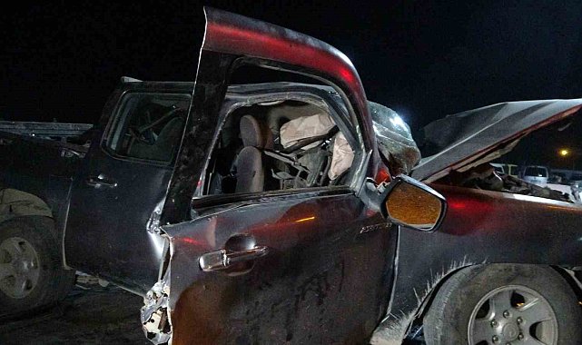 Malatya'da otomobil ile pikap kafa kafaya çarpıştı: 3 ölü, 4 yaralı