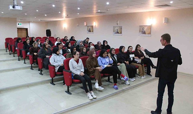 Mengücek Gazi Yurdunda diksiyon kursu başladı