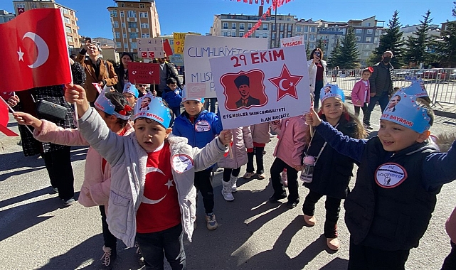 Minikler Atatürk'e mektup bıraktı
