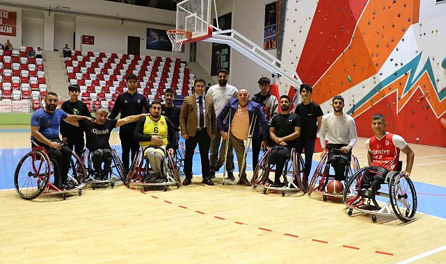 Müdür Taşdemir, engellileri ilk antrenmanda yalnız bırakmadı