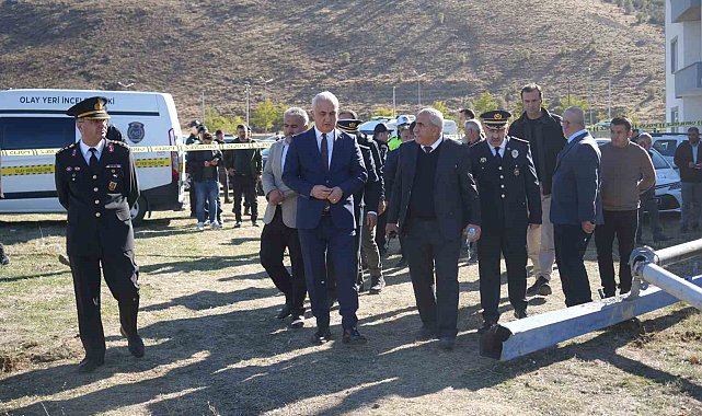 Muş Valisi Avni Çakır tren kazasının olduğu bölgeye gitti