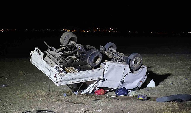 Muş'ta otomobille çarpışan kamyonet ters döndü: 5 yaralı