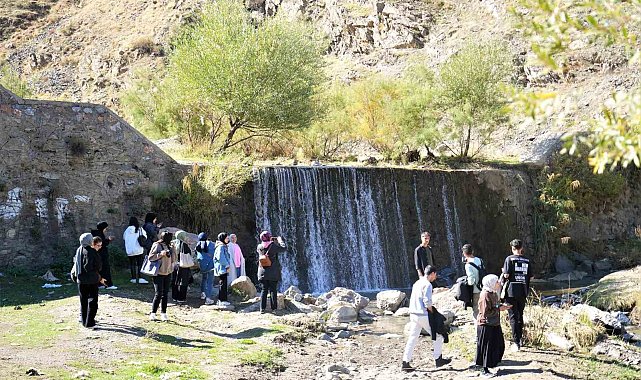 Muş'ta teknoloji bağımlılığına karşı doğa yürüyüşü düzenlendi