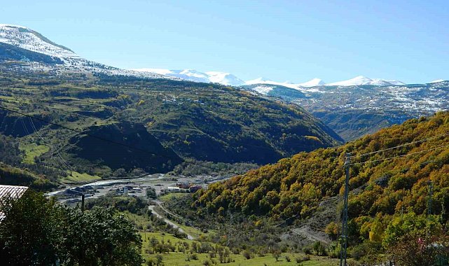 Posof'ta yeşil ile beyazın buluşması görsel şölen oluşturuyor