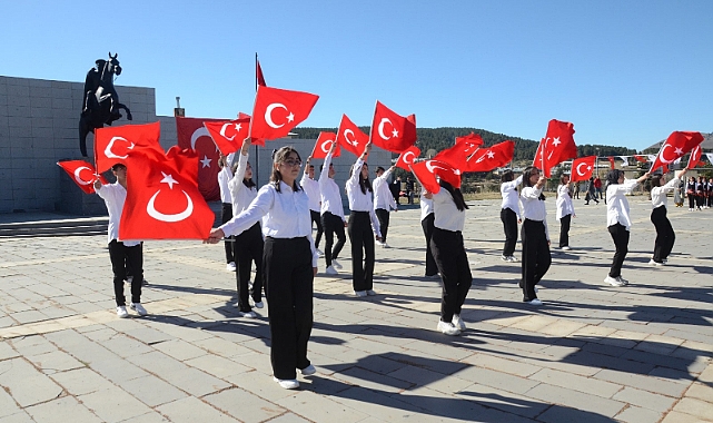 Sarıkamış'ta Cumhuriyetin 101.yılı coşkuyla kutlandı