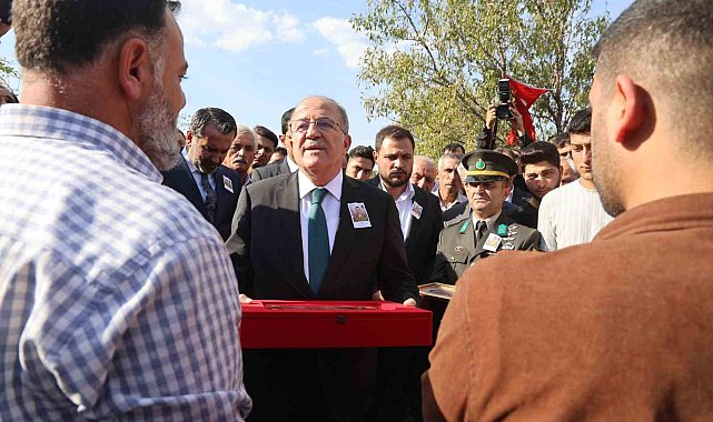 Şehit cenazesine katılan Bakan Yardımcısı Alpay: ''Terörün kökünü kazıdık, kazımaya devam ediyoruz''