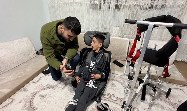 Serebral Palsi hastası çocuk, özel ayakta durma aracına kavuştu