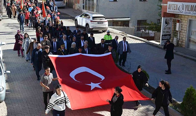 Tercan'da Cumhuriyet Yürüyüşü yapıldı