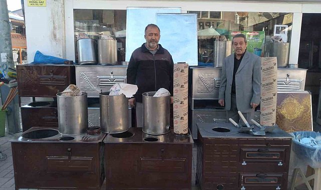 Tercan'da havalar soğudu sobalar satışa çıkarıldı