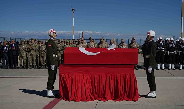 Trafik kazasında şehit olan Piyade Uzman Çavuş törenle memleketine uğurlandı