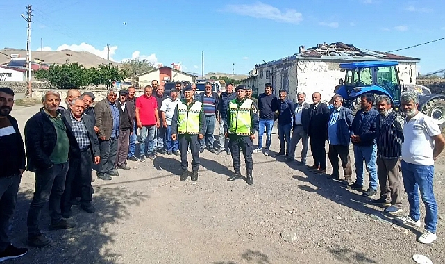 Traktör sürücülerine trafik eğitimi verildi