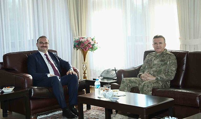 Tümgeneral Altuğ'dan Rektör Hacımüftüoğlu'na iade-i ziyaret