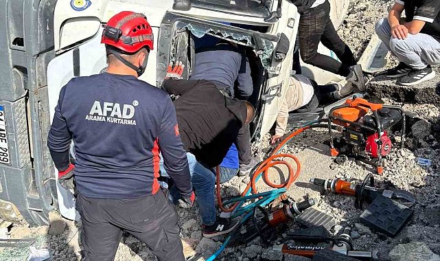 Tunceli'de mikser devrildi: 1 yaralı