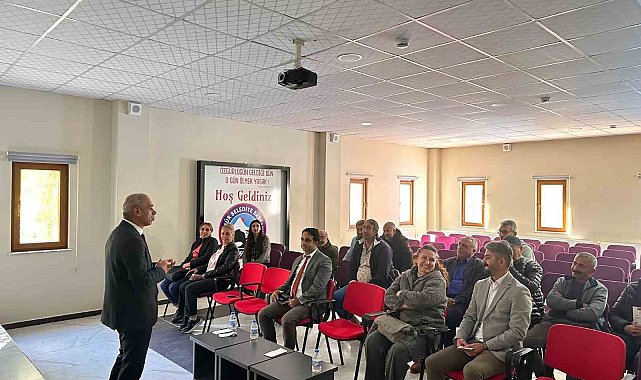 Tunceli'de muhtarlara sosyal hizmet eğitimi