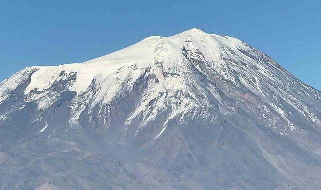 Türkiye'nin "çatısı" karla kaplandı