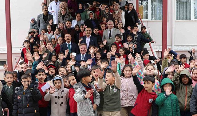 Vali Aydoğdu okul ziyaretlerinde bulundu