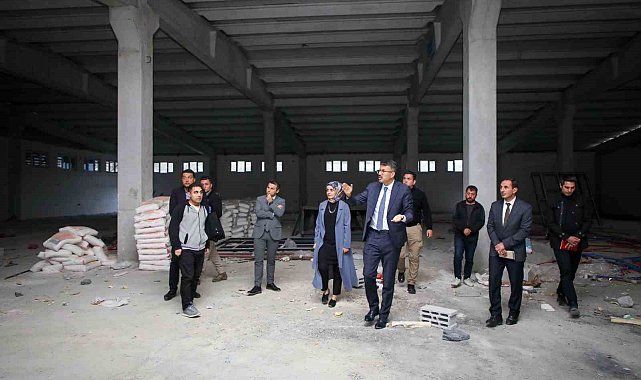 Vali Çelik, tekstil kent inşaat alanını inceledi