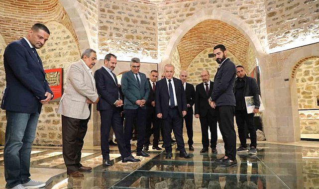 Vali Hatipoğlu ve Başkan Şerifoğulları, müzelerde incelemelerde bulundu