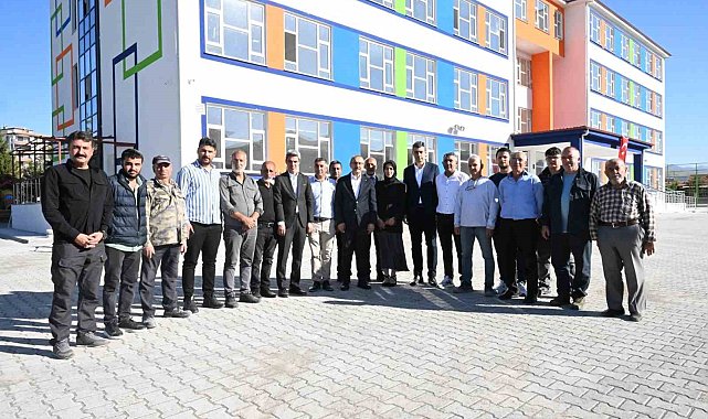 Vali Yavuz, okul inşaatlarında incelemelerde bulundu