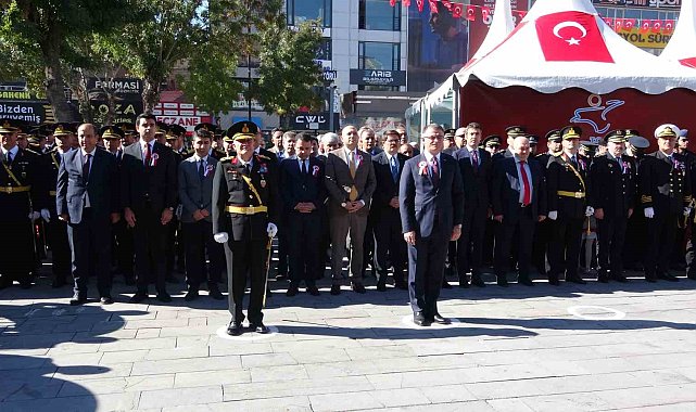 Van'da Cumhuriyet'in 101'inci yıl dönümü kutlamaları