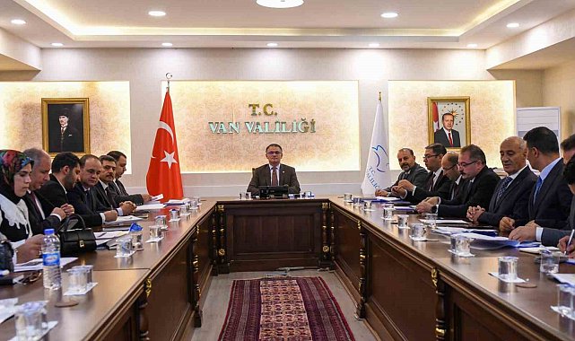 Van'da yapımı devam eden kütüphanelerle ilgili değerlendirme toplantısı