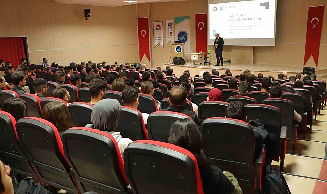 VEDAŞ Şirket Müdürü Talay üniversite öğrencileriyle bir araya geldi