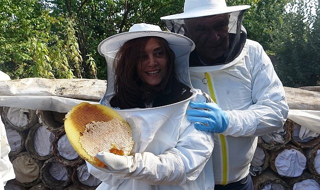 Yerli turistler Van balına hayran kaldı