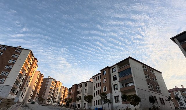 Yüksekova&#039;da &#039;Sirrokümülüs bulutları&#039; görsel şölen sundu