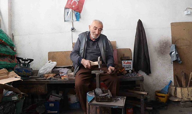 65 yıldır demire tav veriyor, nal ve mıh yapıyor