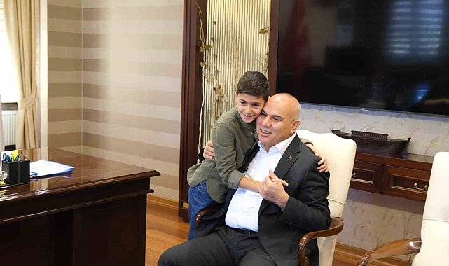 Ağrı Valisi Mustafa Koç, kalp hastası küçük Muhammed'in valilik hayalini gerçekleştirdi