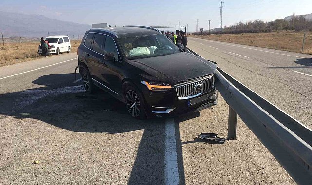 Ağrı'da trafik kazası: 3 yaralı