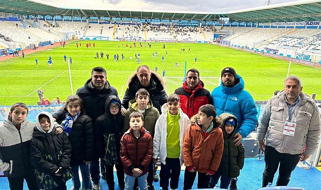 Altınok sporcularla birlikte maç izledi