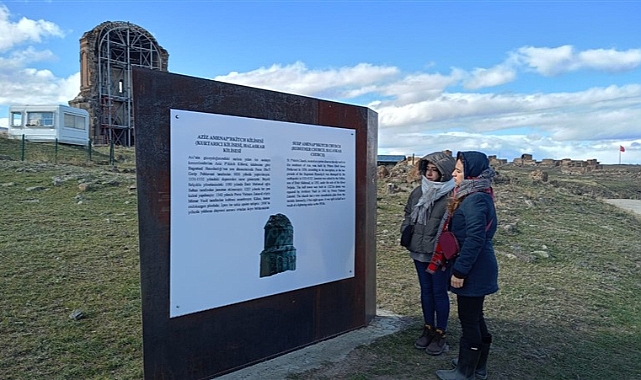 Ani'deki tanıtım tabelaları yenilendi