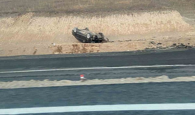 Ardahan'da yoldan çıkan otomobilin sürücüsü yaralandı