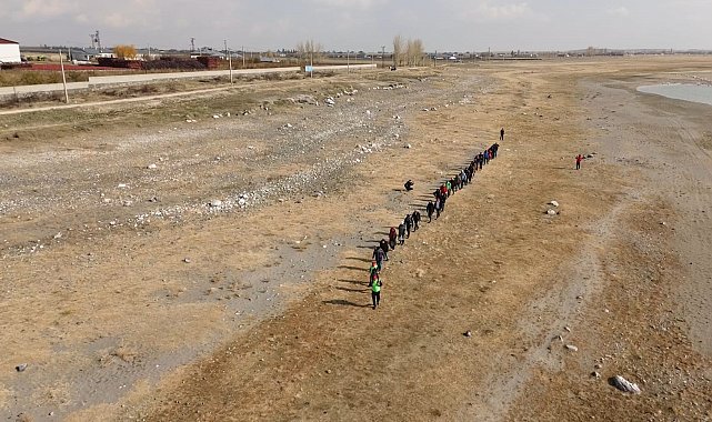 Arin Gölü'nde su seviyesi her geçen gün biraz daha düşüyor