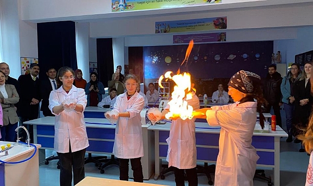 Arpaçay'da Fen Bilimleri Laboratuarı ve Zeka Oyunları sınıfı açıldı